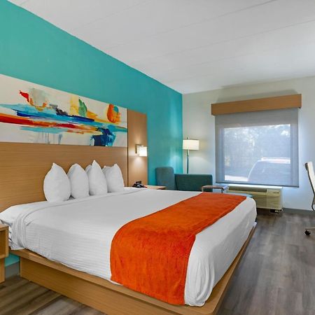 Best Western Plus Executive Hotel Richmond Dumbarton Экстерьер фото