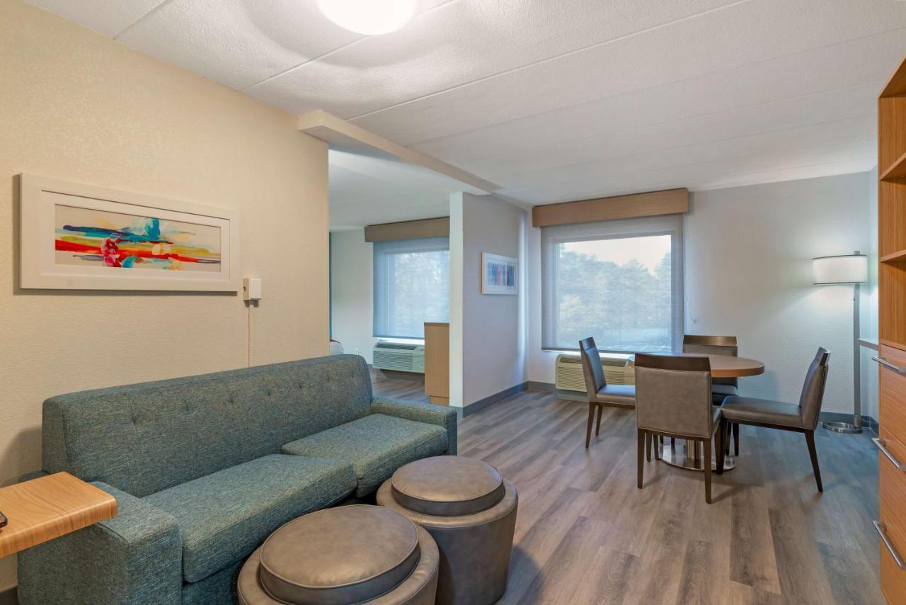 Best Western Plus Executive Hotel Richmond Dumbarton Экстерьер фото